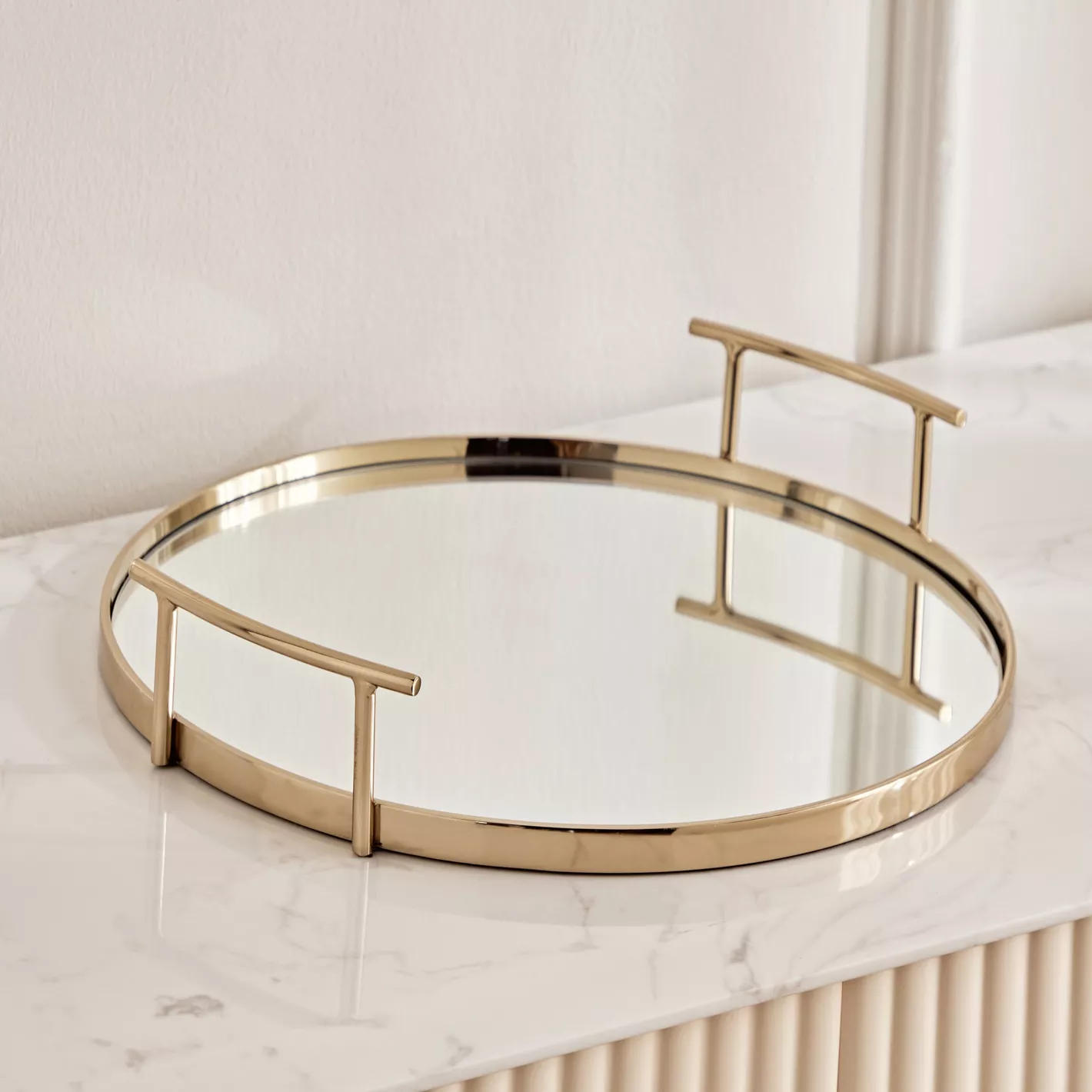 Metal Serving Tray With Clear Glass 2 Side Handle Support. - Image 2